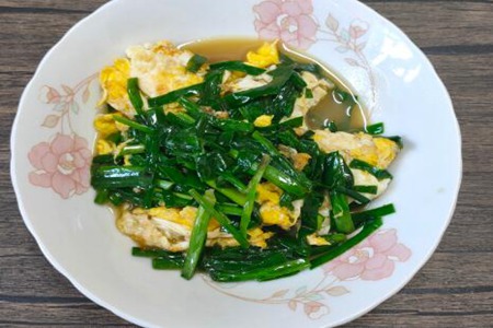 韭菜炒鸡蛋怎么炒好吃？韭菜炒鸡蛋的做法步骤