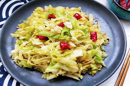 卷心菜怎么做好吃？清炒包菜的家常做法