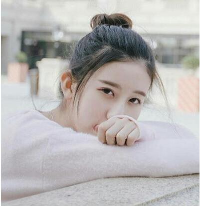 夏天长发怎么扎丸子头好看 清爽减龄长发丸子头扎发