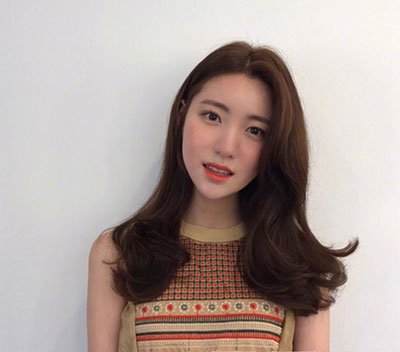 女生气质卷发发型 90%的女生都非常喜欢