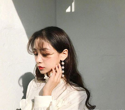 女生气质卷发发型 90%的女生都非常喜欢