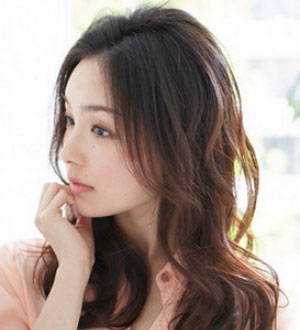 2023女生最新长发烫发发型 时尚唯美更随性美