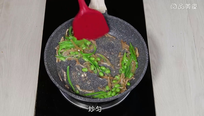 青椒榨菜炒毛豆的做法 青椒榨菜炒毛豆怎么做 
