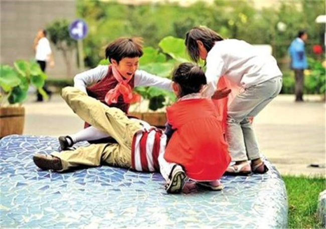 孩子喜欢欺负别人老师怎么教育 