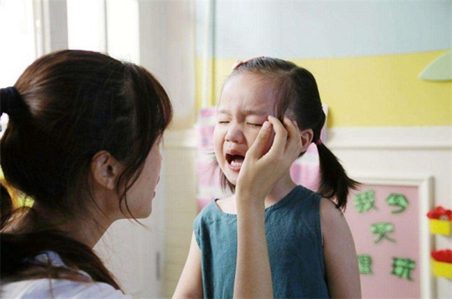 提前上幼儿园有什么危害（性格变得孤僻） 