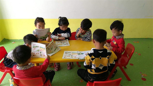 什么样的孩子不适合去幼儿园（语言能力差） 