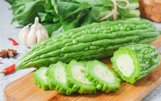 ​常吃苦瓜有什么好处 吃苦瓜怎么去除苦味 