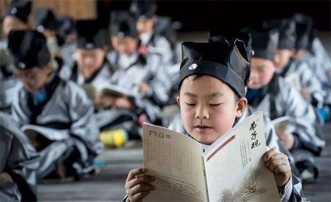为什么要让孩子尽早接触古诗 