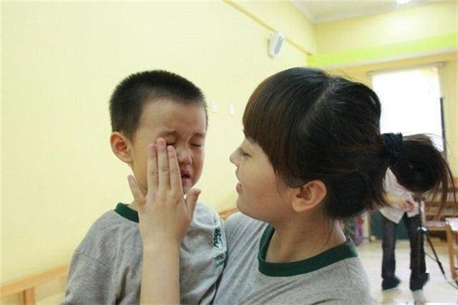 提前上幼儿园有什么危害（性格变得孤僻） 