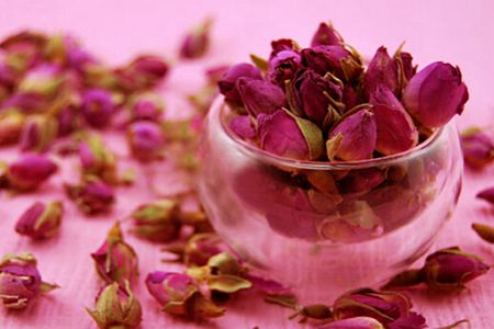 经常喝玫瑰花茶有什么好处？玫瑰花茶的功效与作用是什么