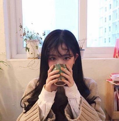 2023留什么刘海最好看 最新流行减龄卷刘海发型女