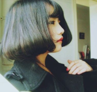 漂亮甜美女生直发做内扣发型 甜美可爱超级美