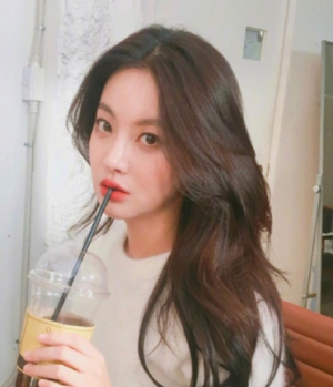最新最好看的修颜瘦脸长发发型 显时尚美范