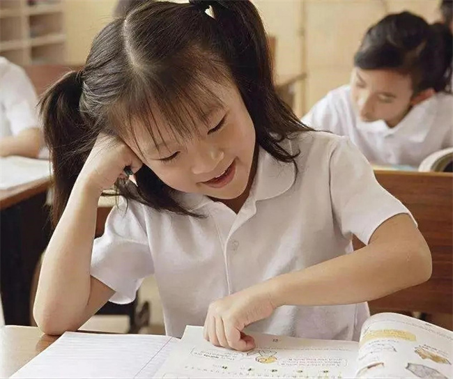 孩子过早入学的危害是什么 