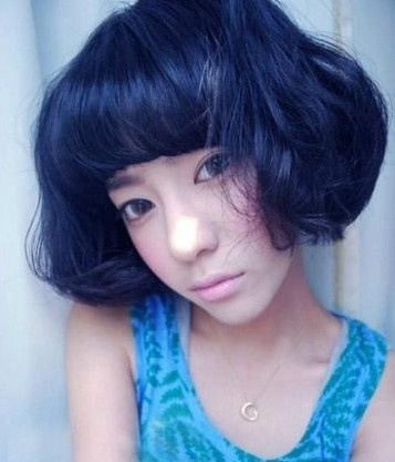 2023超时尚女生短发烫发发型