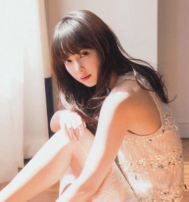 大脸女生修颜发型 时尚潮流女生大脸发型