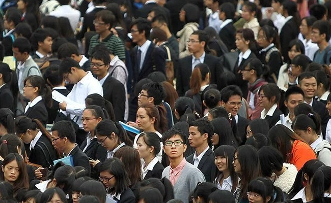 如何正确关注大学生就业难问题？ 