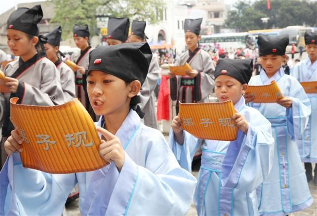 孩子从小学习古文可以带来哪些优势 