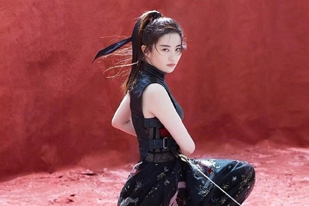 女侠飘逸长直发想要自然少女感，不如向刘亦菲取取经