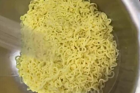 炒方便面怎么做简单又好吃？炒方便面的做法步骤简单