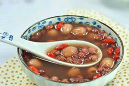 暖宫的食物有哪些？女性常吃这几种食物告别痛经