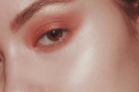女神经与女神的距离是什么？不过就是一道光的距离