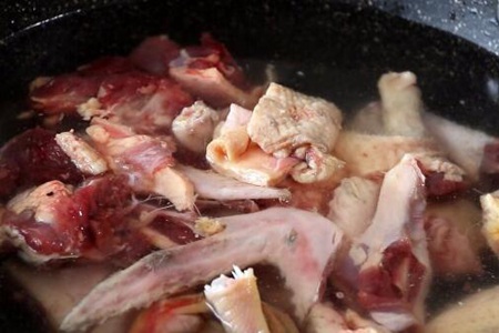 年夜饭红烧鸭子怎么做好吃，红烧鸭子的做法和配料