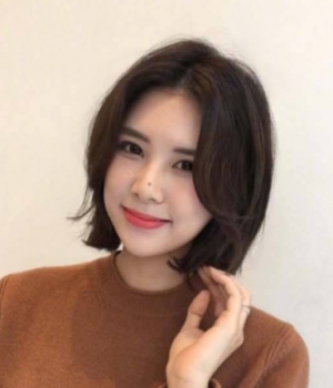韩系温柔气质短发发型  打造精致温柔女神范