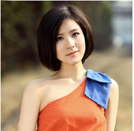女生大饼脸适合什么样的发型 短发最能显瘦显年轻