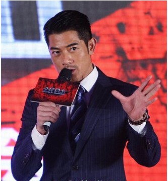 男明星郭富城在全民目击中的发型样式 很有成熟男士的魅力