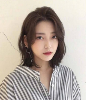 韩系温柔气质短发发型  打造精致温柔女神范