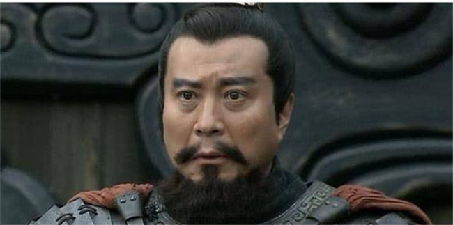 曹操手下那么多武将 怎么没有人解决华雄 