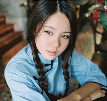 大脸女生适合扎的显瘦发型