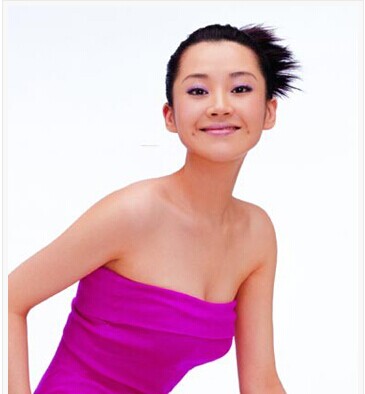 女星许晴魅力发型 有一种成熟女人的独特魅力