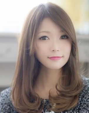 梨花头内扣中长发发型  最流行中长发梨花头发型