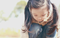 宝宝上幼儿园不合群总是自己玩怎么办