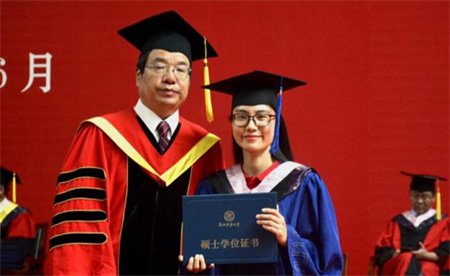 ​为什么说毕业论文的导师都是语言大师？ 