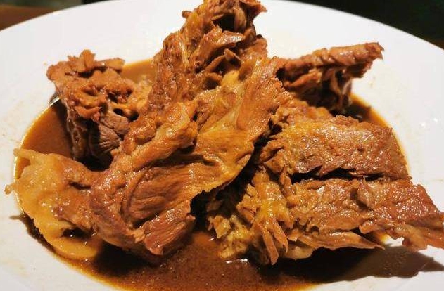 想吃肉的时候就安排这款酱大骨，美味可口，肉香浓郁，好吃又过瘾 