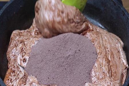 牛轧糖怎么做有嚼劲？巧克力花生牛轧糖的做法窍门