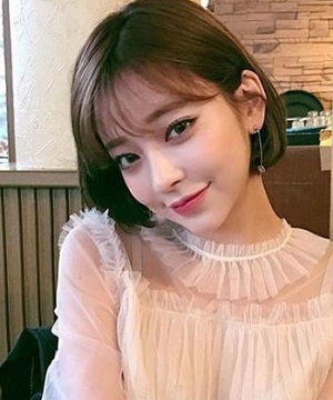 适合圆脸女生内扣短发  显瘦效果很明显