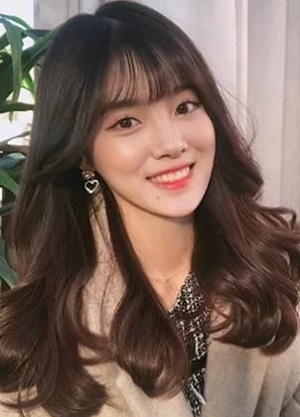 2023夏季洋气的发型  谁换上都很美的烫发