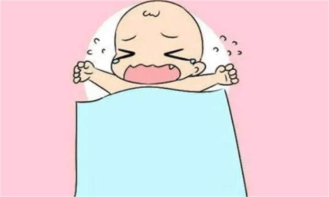 宝宝睡前爱哭闹 检查却一切正常 妈妈要多留心眼 