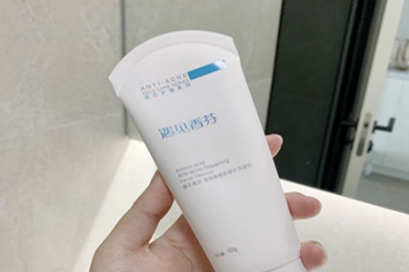 适合油皮使用的洗面奶推荐，正确选择避免踩雷