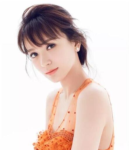 职场女生适合的六款气质发型