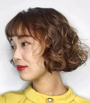 高层次全头烫发发型  最流行的女生烫发发型