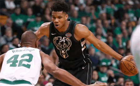 ​NBA季后赛：湖人擒勇士总分1-0 湖人队为何这么厉害？ 