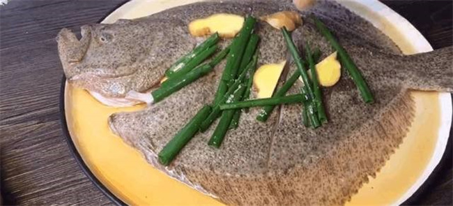 多宝鱼肉质鲜美做法 只需10分钟即可上桌 