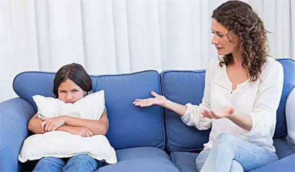 孩子发脾气 该顺还是该逆 处理方式将影响性格 