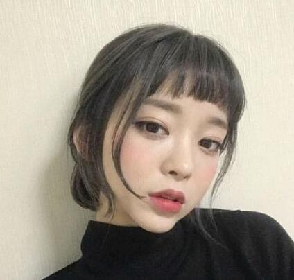 夏天短发热怎么办 最新短发扎发发型让你清爽显气质