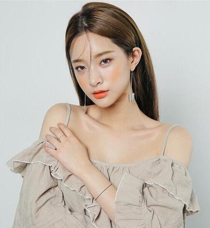 好看女生适合的韩式学院清新感发型